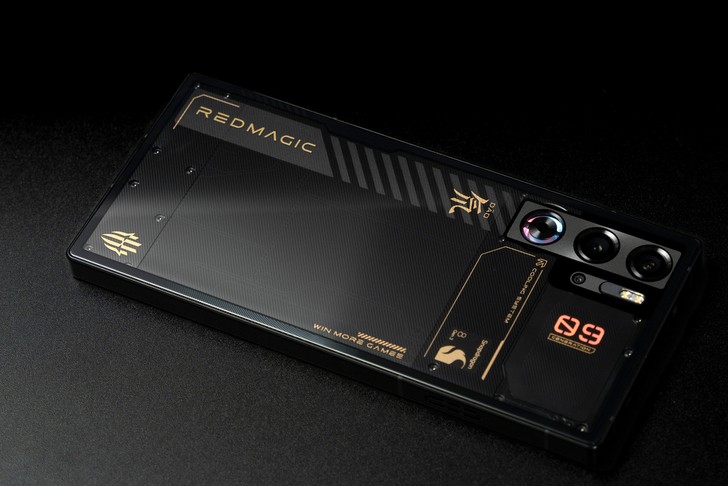 Cận cảnh Nubia Redmagic 9 Pro+: Thiết kế siêu ngầu, Snapdragon 8 Gen 3, sạc siêu nhanh