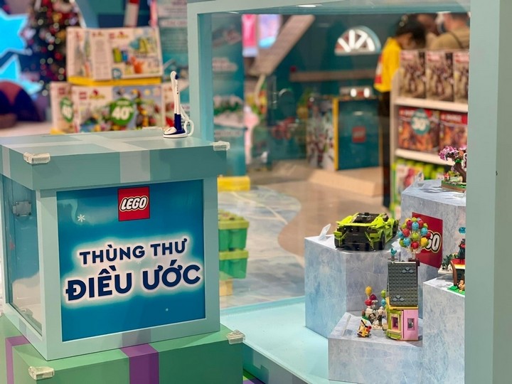 LEGO trao sức mạnh sáng tạo tại Làng Giáng Sinh