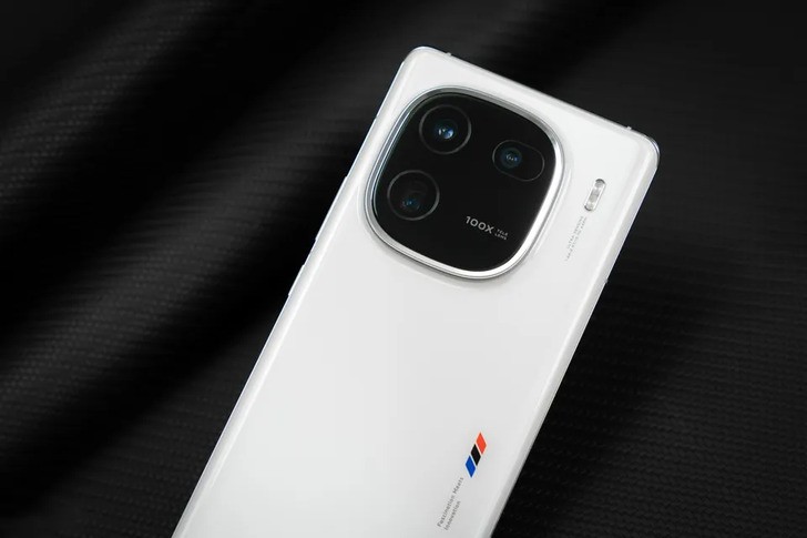 iQOO 12 Pro: Smartphone camera độc đáo-Snapdragon 8 Gen 3