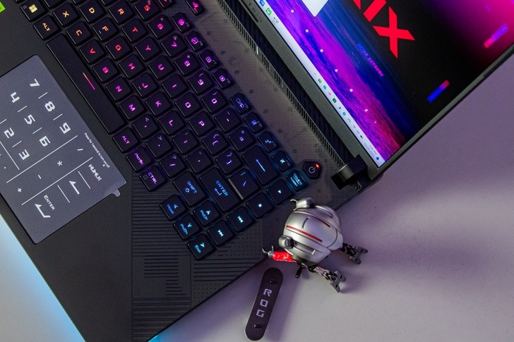 ROG Strix SCAR 18 - Laptop gaming mạnh nhất thế giới chính thức mở bán tại Việt Nam