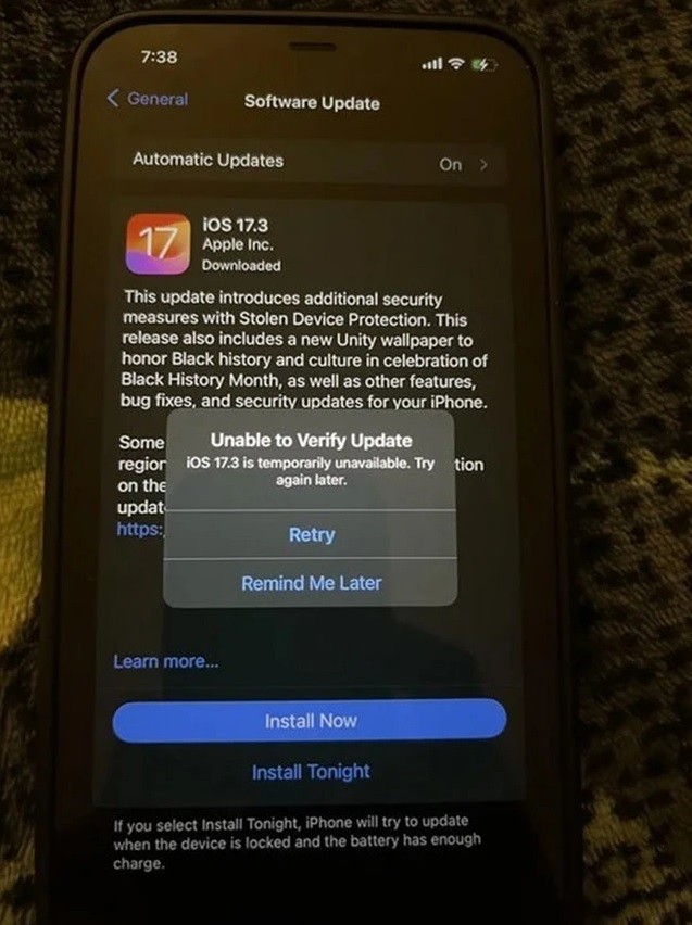 Lỗi không thể cài đặt iOS 17.3 trên iPhone 12 Pro Max.