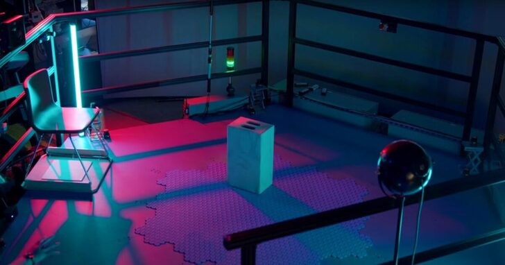giới - Sàn HoloTile - Công nghệ đột phá trong thế giới thực tế ảo Walt-disney-imagineering-holotile-floor-video-12-1200x62920240129205621