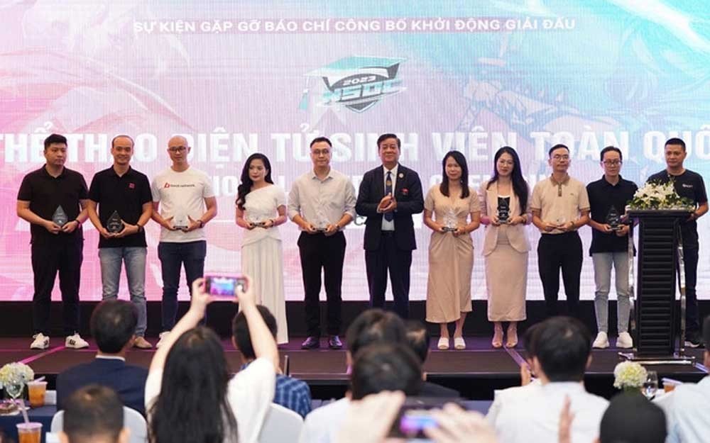 Sôi động các game Moba, FPS khởi tranh giải đấu hàng ngàn đô la. Thể thao điện tử Việt Nam ngày một phát triển