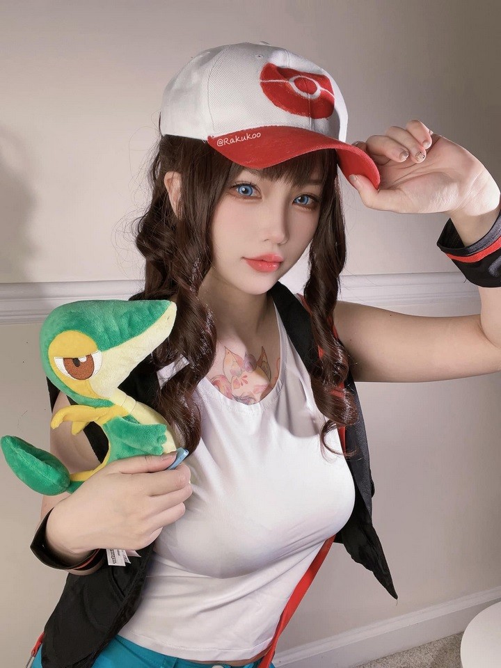 Không thể rời mắt với màn cosplay nhà huấn luyện Pokemon phiên bản nữ này!