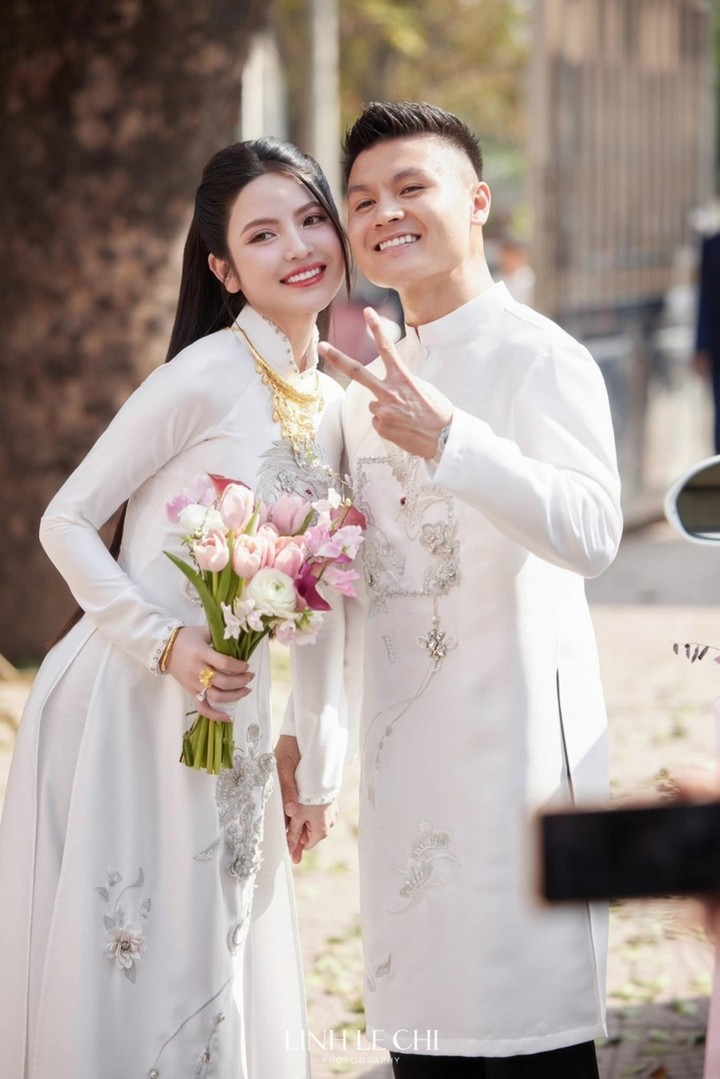 Drama cực căng! Studio chụp ảnh cưới cho vợ chồng Quang Hải đăng bài đầy ẩn ý