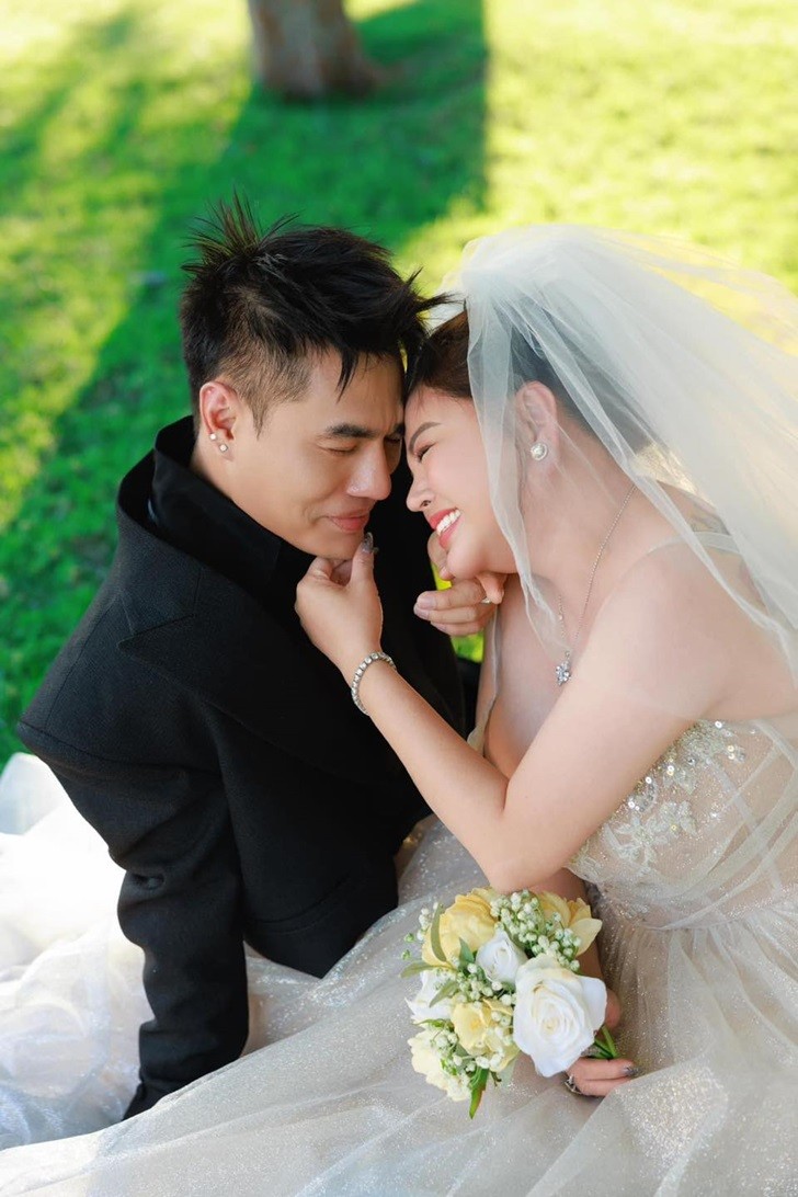 Lê Giang bất ngờ làm đám cưới với Lê Dương Bảo Lâm?
