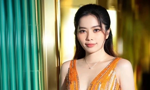 Nóng: Nam Em trở thành nghệ sĩ đầu tiên bị 'phong sát' ở Việt Nam