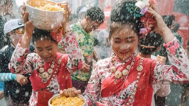 Hàng trăm người té nước đến mất mạng trong lễ hội Songkran ở Thái Lan