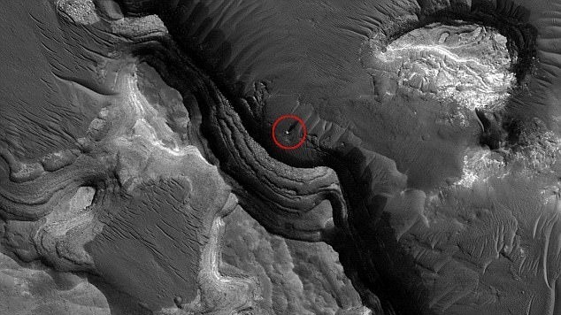 Hàng loạt nghi vấn nổ ra khi NASA phát hiện dấu hiệu lạ trên sao Hỏa