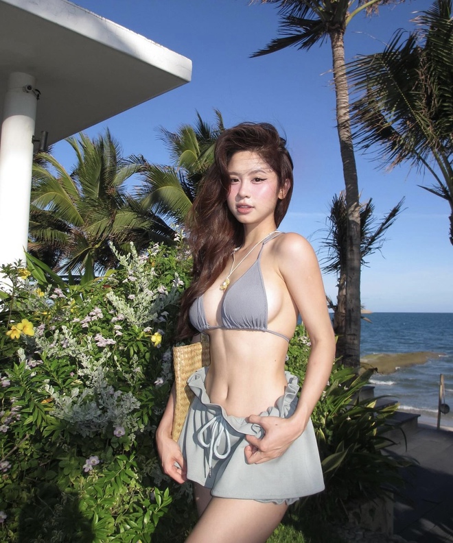 Hot girl Hàn Hằng diện bikini 