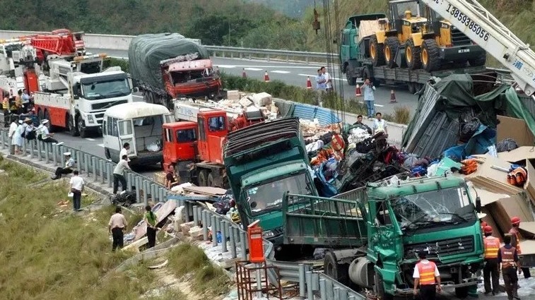 Kinh hoàng: Sập cao tốc ở Trung Quốc, 36 người thiệt mạng tại chỗ