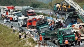 Kinh hoàng: Sập cao tốc ở Trung Quốc, 36 người thiệt mạng tại chỗ