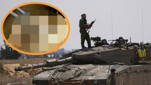 Lỡ lái xe tăng cán trúng tổ ong, 11 binh sĩ Israel bị đàn ong trả thù chí mạng