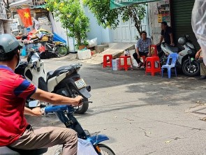 Nóng: Một đối tượng tạt axit làm 8 người thương vong tại TP.Hồ Chí Minh