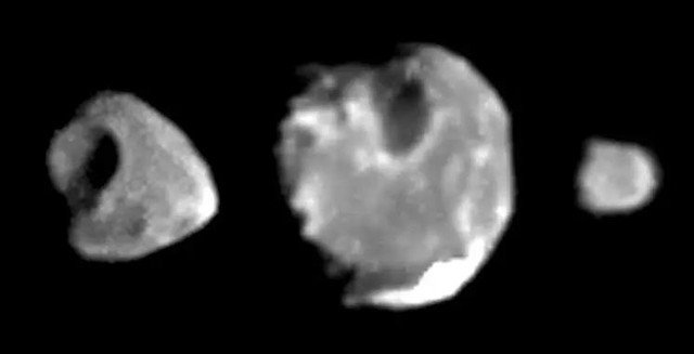 NASA công bố ảnh hiếm về mặt trăng đỏ nhất Thái Dương hệ