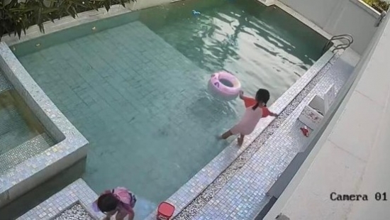 Quảng Ninh: Hai cháu bé bị đuối nước tại hồ bơi khi đi nghỉ dưỡng cùng bố mẹ!