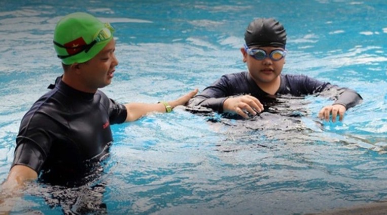 Nha Trang: Trường quốc tế yêu cầu phụ huynh ký giấy chấp nhận rủi ro khi con học bơi