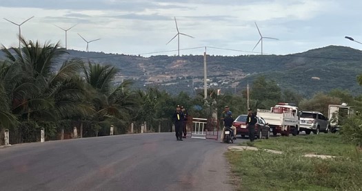 bà mẹ bị gia đình chồng cũ hành hạ  , hành hạ  , mê tín  , gia đình chồng đánh vợ để trừ tà  , 