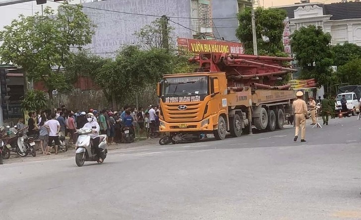 Thanh Hoá: 3 ông cháu bị xe bơm tông trúng, 2 người thiệt mạng