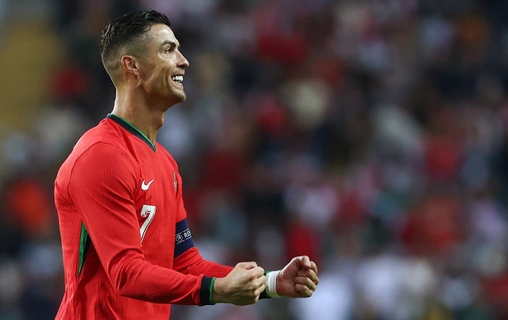 Ronaldo lập kỷ lục ghi bàn, Bồ Đào Nha thắng tưng bừng Ireland - Báo Quảng  Ngãi điện tử