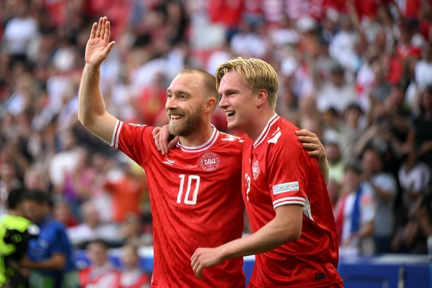 Sao Man United tỏa sáng, Đan Mạch cầm hòa đáng tiếc trước Slovenia