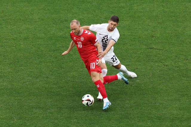Sao Man United tỏa sáng, Đan Mạch cầm hòa đáng tiếc trước Slovenia