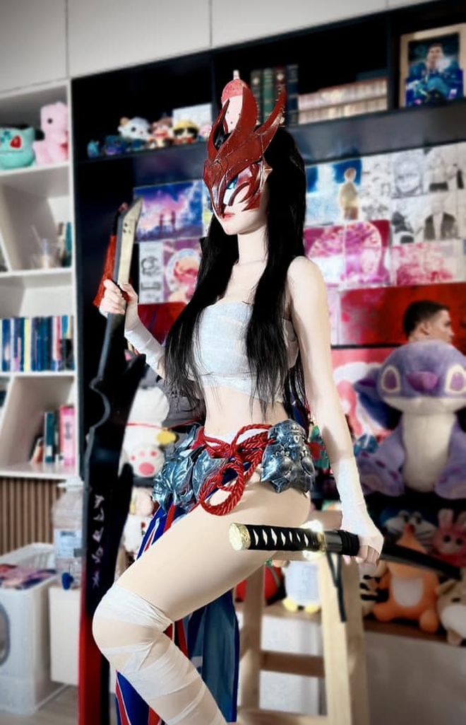 Gái xinh lộ ảnh hậu trường màn cosplay Yone kín cổng cao tường đầy hấp dẫn!