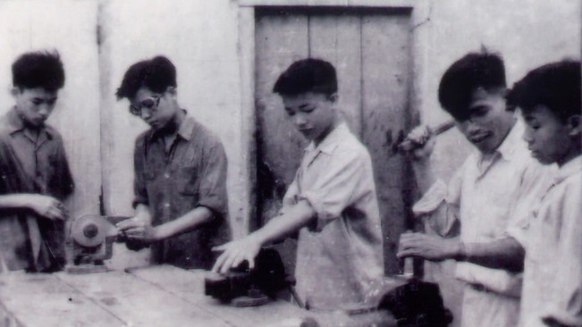 Xúc động trước những bức ảnh thời phổ thông của Tổng Bí thư Nguyễn Phú Trọng