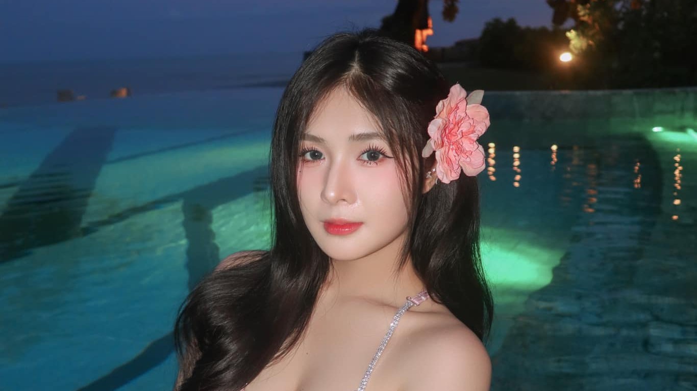 Fanpage nhận bão chỉ trích vì "mượn" hình ảnh sexy của Quỳnh Alee