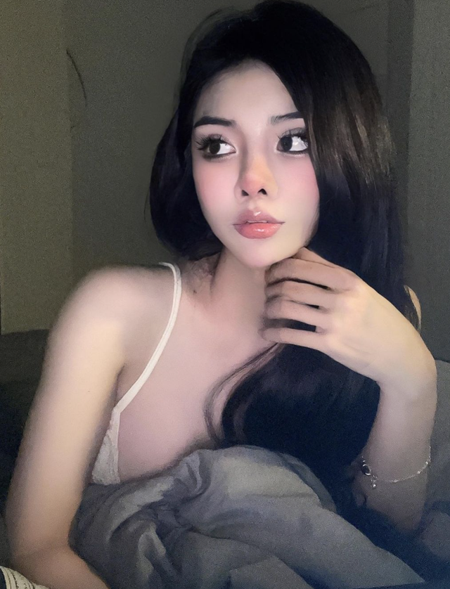 Hot girl cay đắng hé lộ chuyện 