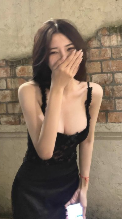 Hot girl cay đắng hé lộ chuyện 