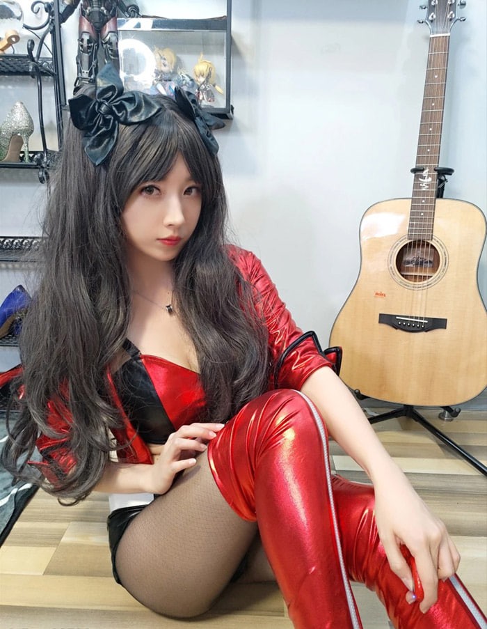 Tohsaka Rin quyến rũ ngây ngất với màn cosplay mới đầy mê hoặc