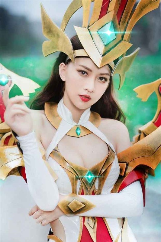 Lê Bống cosplay Natalya đầy ấn tượng, fan bất ngờ lo lắng vì lý do này!