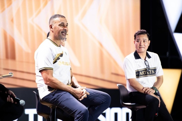 Ruud Gullit: Nhận được quả bóng vàng là một cảm xúc rất là tuyệt vời!