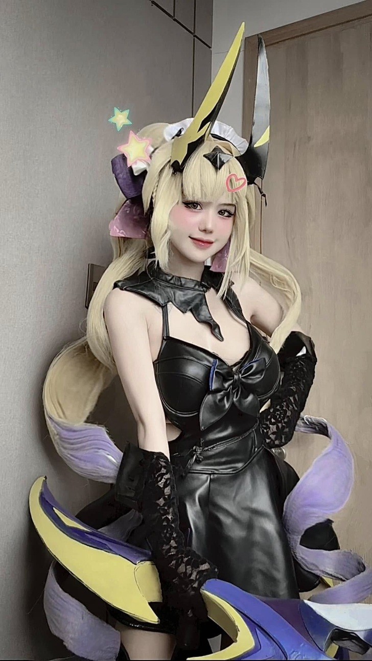 YuGi - Nàng coser Liên Quân càng ngày càng hở bạo