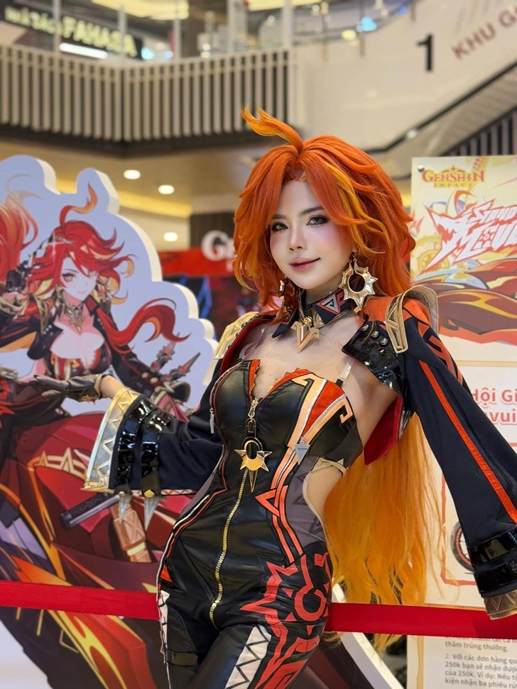 Mai Dora cosplay Mavuika trong Genshin Impact 'chiến' cỡ này!