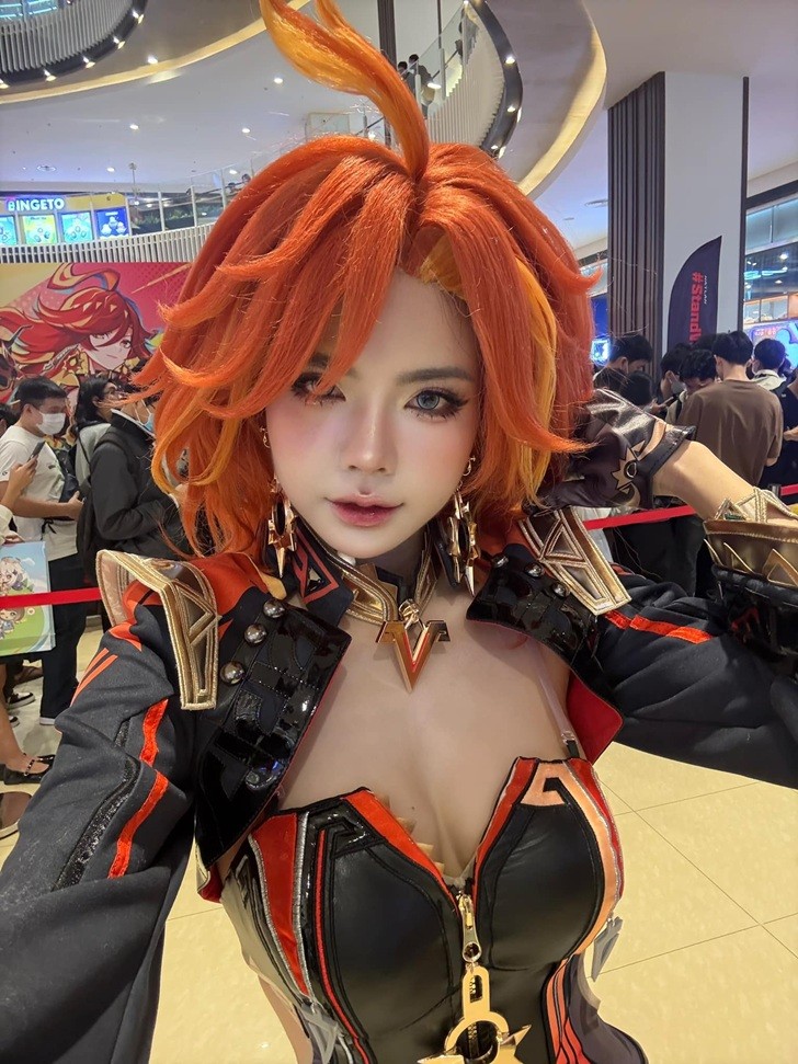 Mai Dora cosplay Mavuika trong Genshin Impact 'chiến' cỡ này!