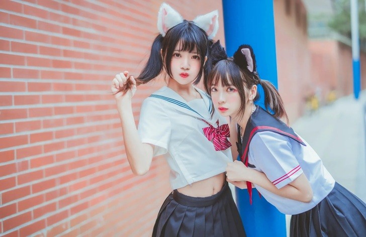 Cherry Neko và bạn thân cosplay 2 bé mèo khiến ai cũng muốn bắt về nuôi