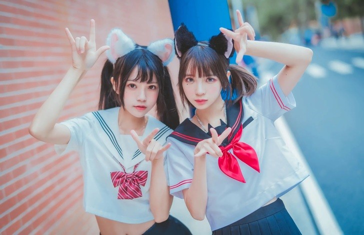 Cherry Neko và bạn thân cosplay 2 bé mèo khiến ai cũng muốn bắt về nuôi