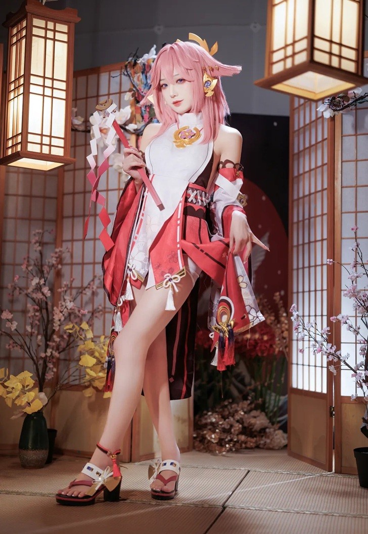 Ngắm Yae Miko - Genshin Impact phiên bản cosplay tràn viền