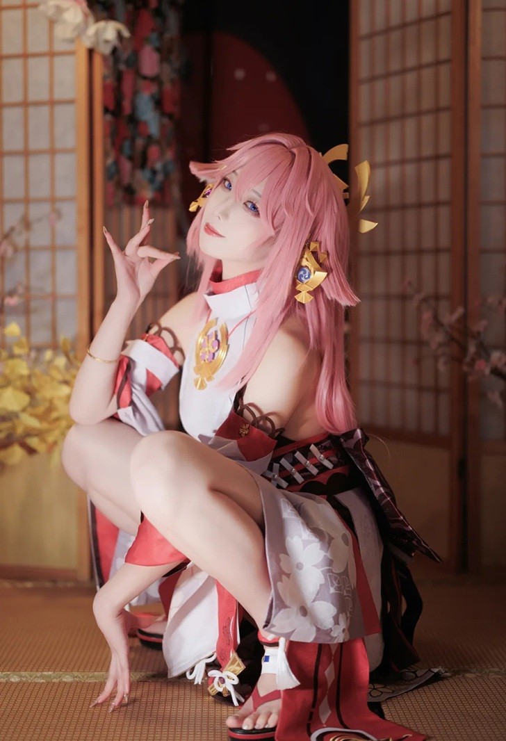 Ngắm Yae Miko - Genshin Impact phiên bản cosplay tràn viền