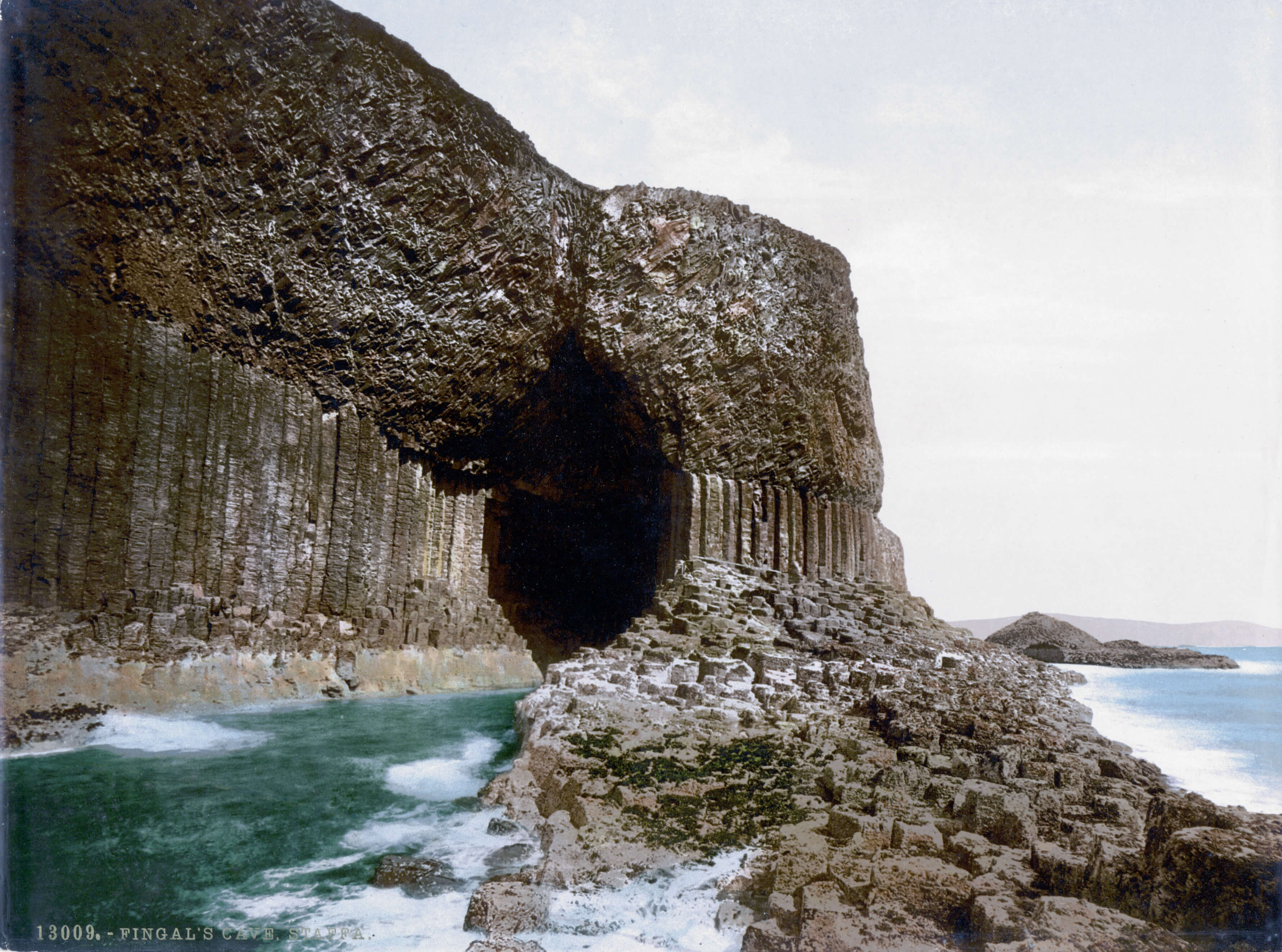Fingal's Cave tại Scotland