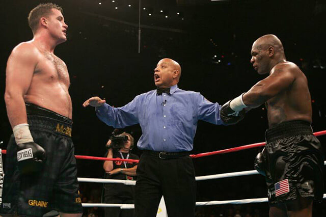 Mike Tyson – Balrog: Khi đôi găng đã nhuốm màu thời gian