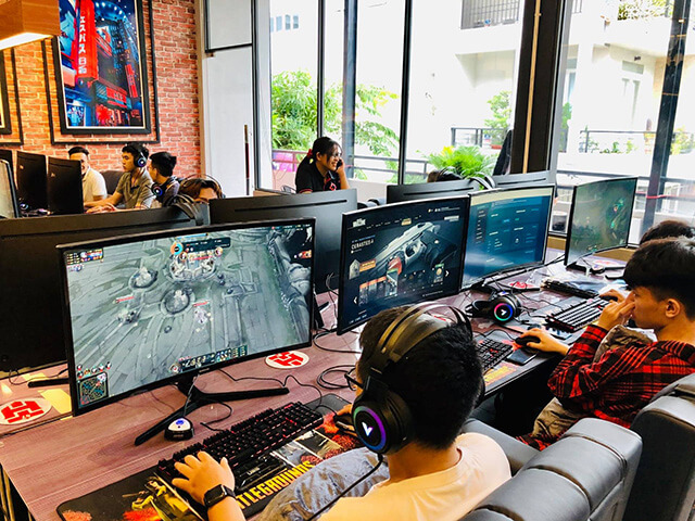Zeus Gaming Lounge - iCafe cao cấp dành cho game thủ tại Quận Bình Thạnh