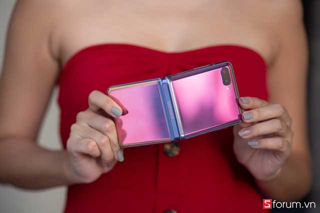 những mẫu điện thoại màu hồng đáng mua nhất 2021