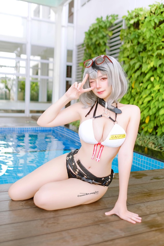 Munoko trong tạo hình Sakamata Chloe (Virtual YouTuber) với bộ bikini cực quyến rũ