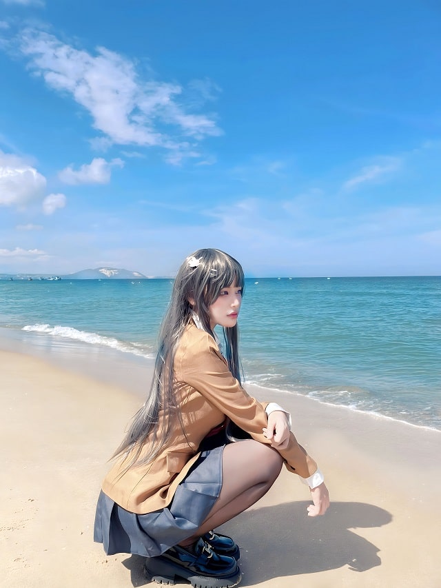 Mọt cũng muốn được cùng Mai Sakurajima đi ngắm biển như thế này ạ!