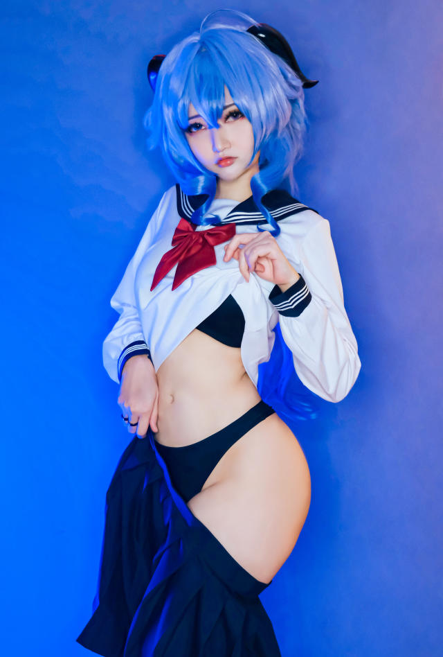 Cosplay Ganyu - Nữ sinh “dê dừa”