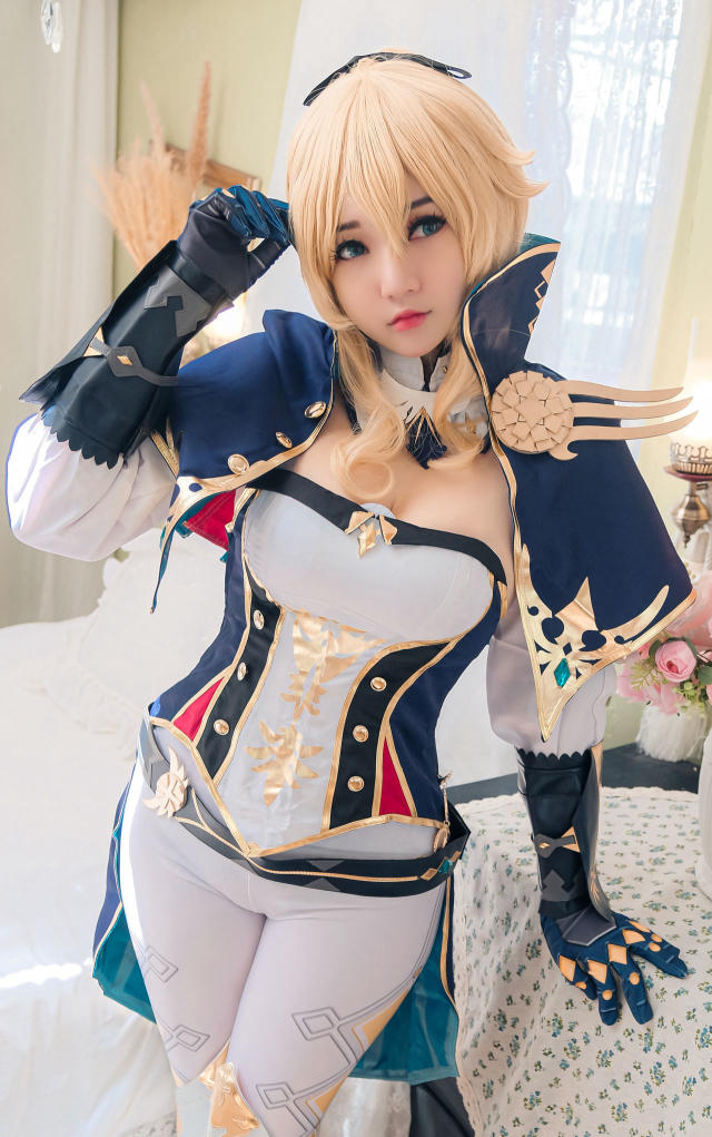 Cosplay Jean - Kỵ Sĩ bồ công anh hấp dẫn