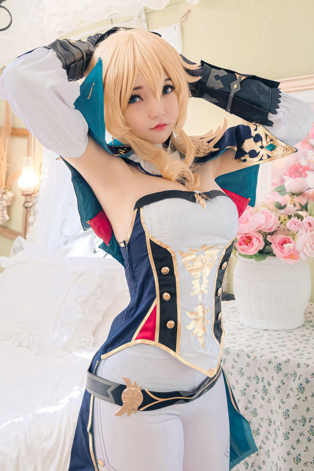 Cosplay Jean - Kỵ Sĩ bồ công anh hấp dẫn